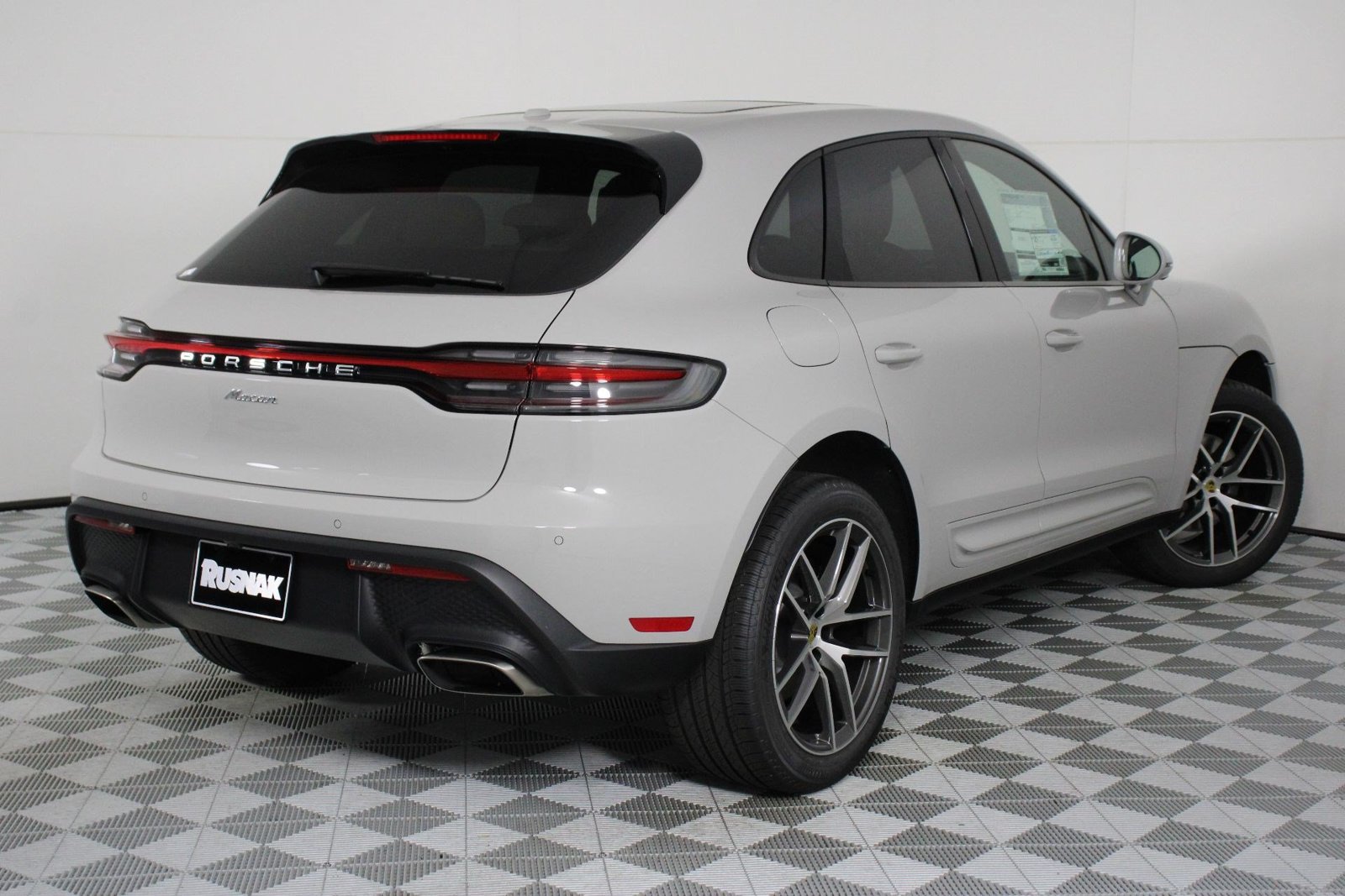 New 2026 Porsche Macan AWD/4WD image 7
