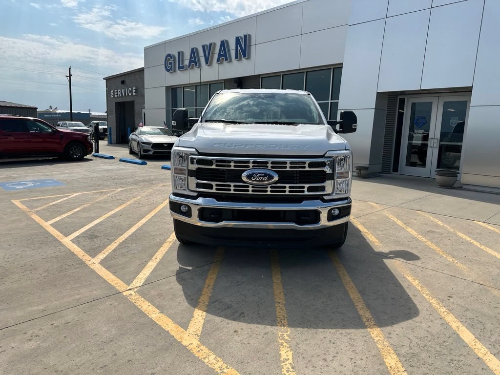 New 2026 Ford F350 XLT AWD/4WD image 3