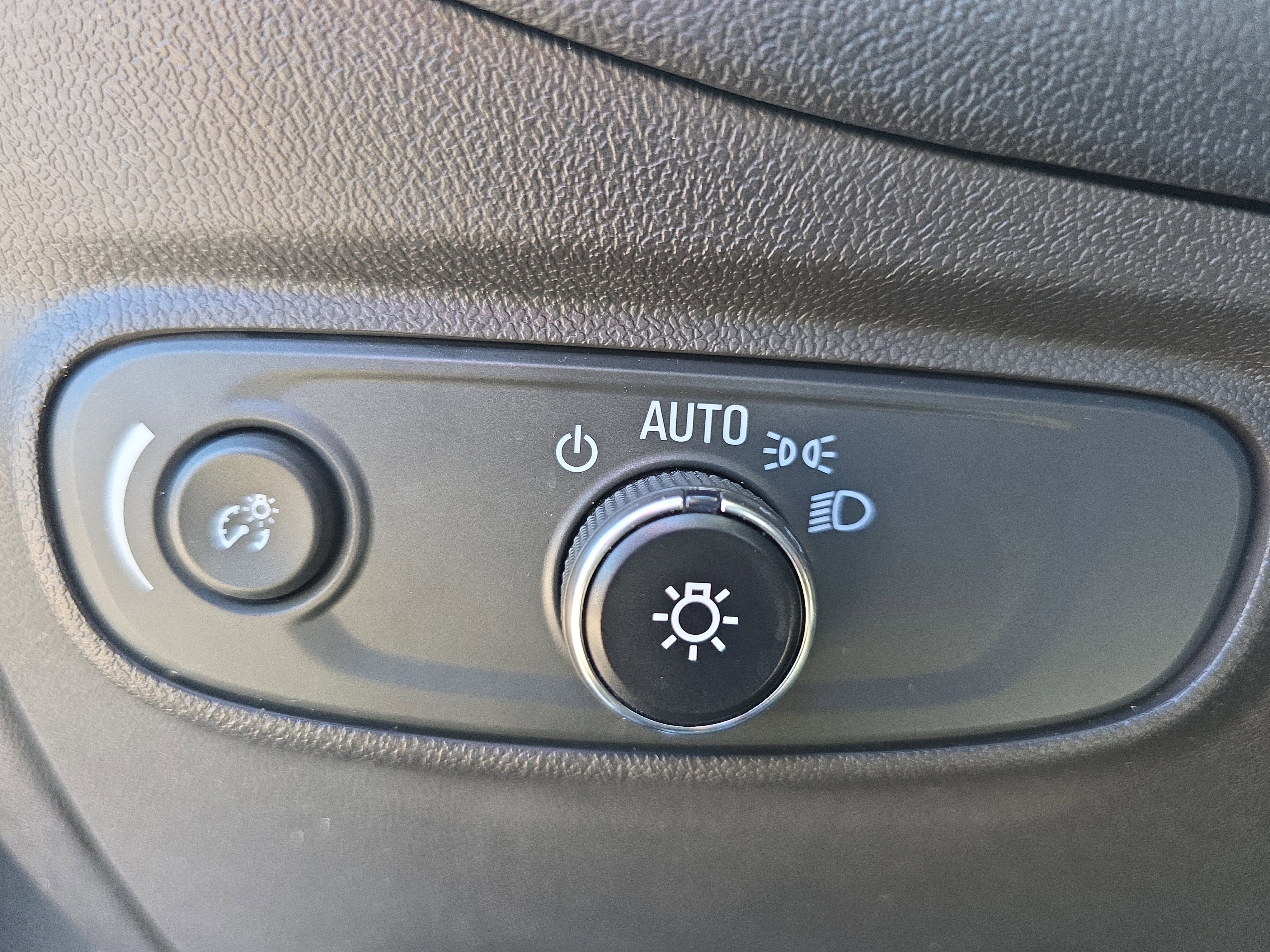 Used 2023 Chevrolet Equinox LT FWD image 27