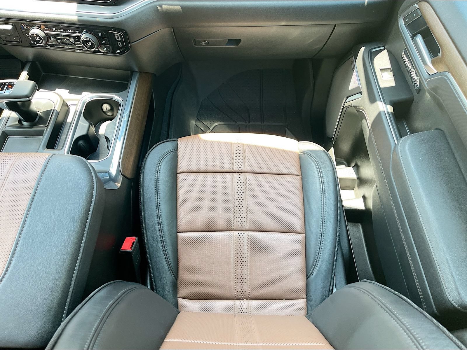 Used 2025 Chevrolet Silverado 1500 High Country AWD/4WD image 25