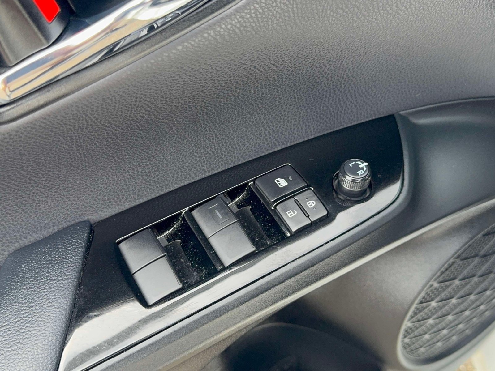 Certified 2021 Toyota Prius Prime Limited FWD image 19