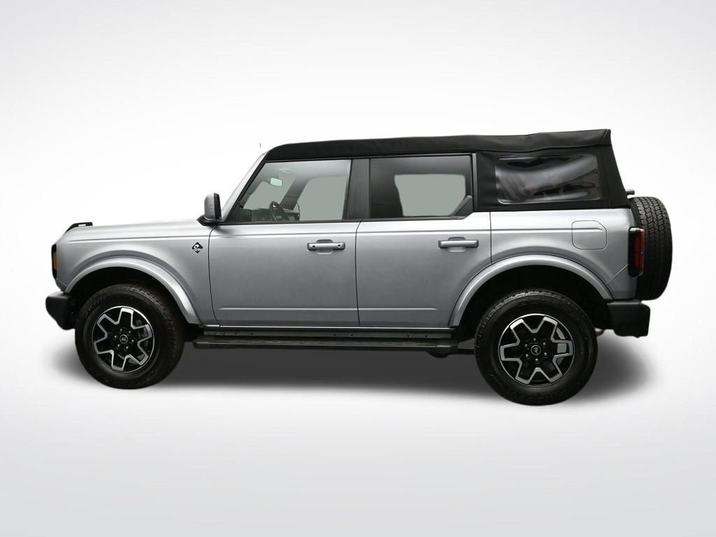 Used 2024 Ford Bronco Outer Banks AWD/4WD image 2