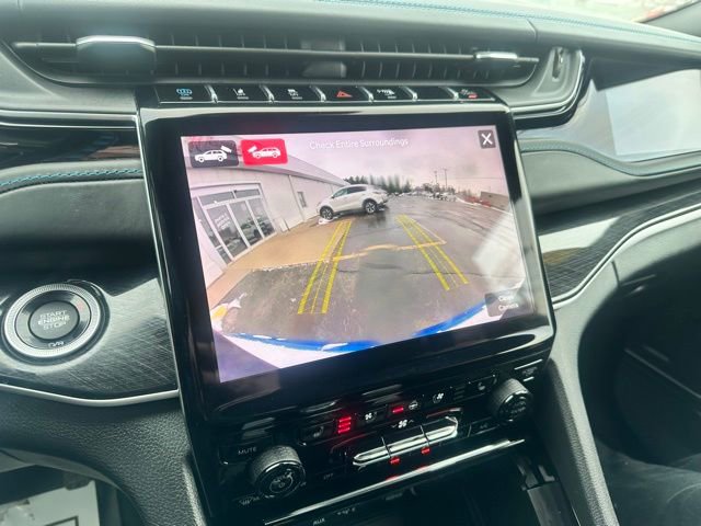 Used 2022 Jeep Grand Cherokee Trailhawk w/ Luxury Tech Group III image 30