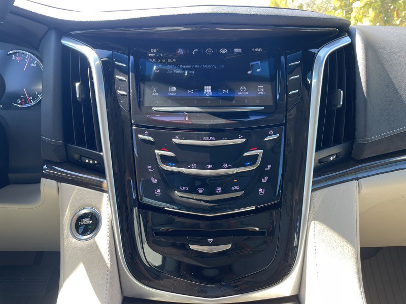 Used 2020 Cadillac Escalade Premium Luxury image 17