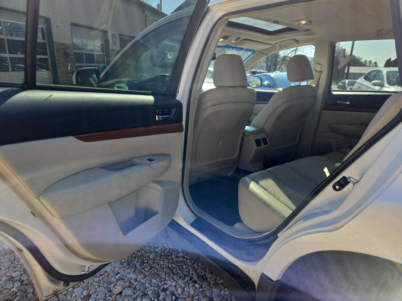 Used 2013 Subaru Outback 2.5i Limited AWD/4WD image 17