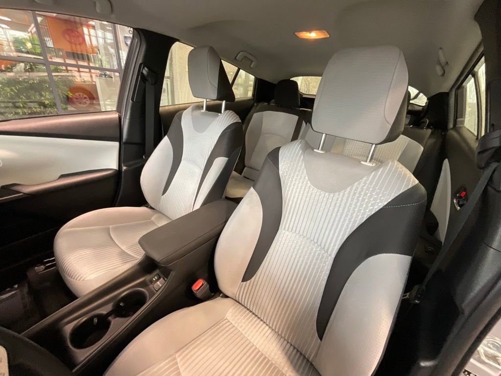 Used 2017 Toyota Prius Two FWD image 9