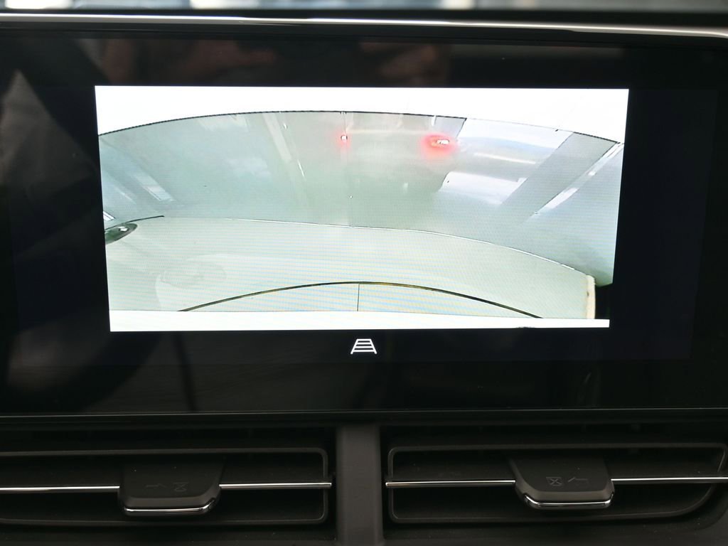 Used 2025 Chevrolet Trax LT w/ LT Convenience Package image 20