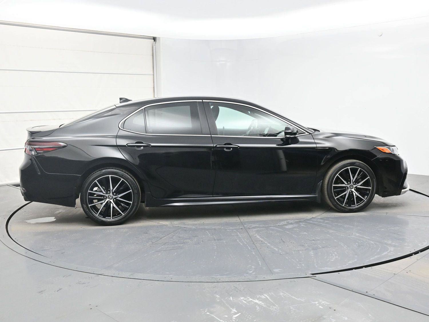 Used 2024 Toyota Camry SE image 24