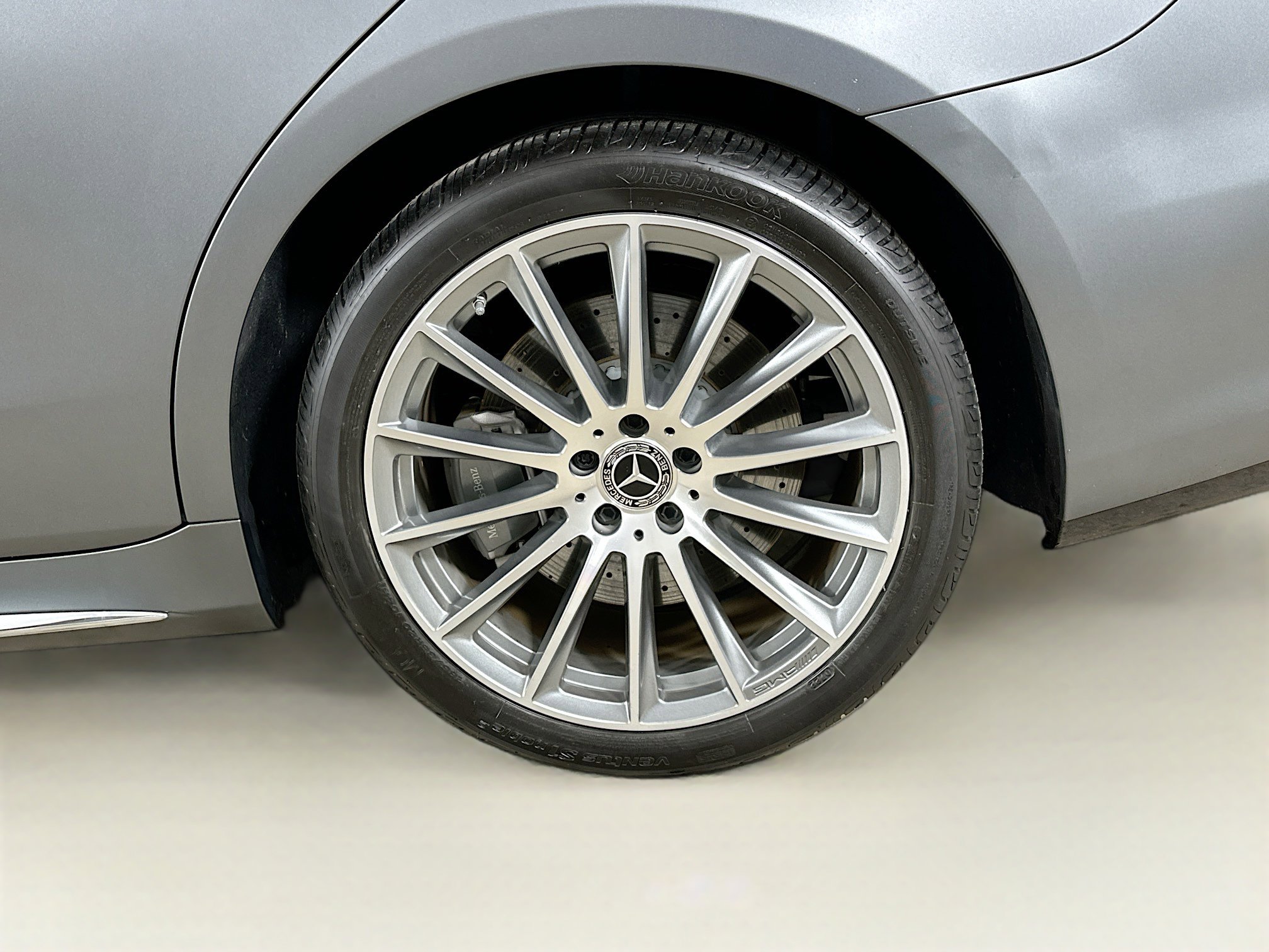 Certified 2022 Mercedes-Benz S 500 4MATIC w/ AMG Line Package image 39