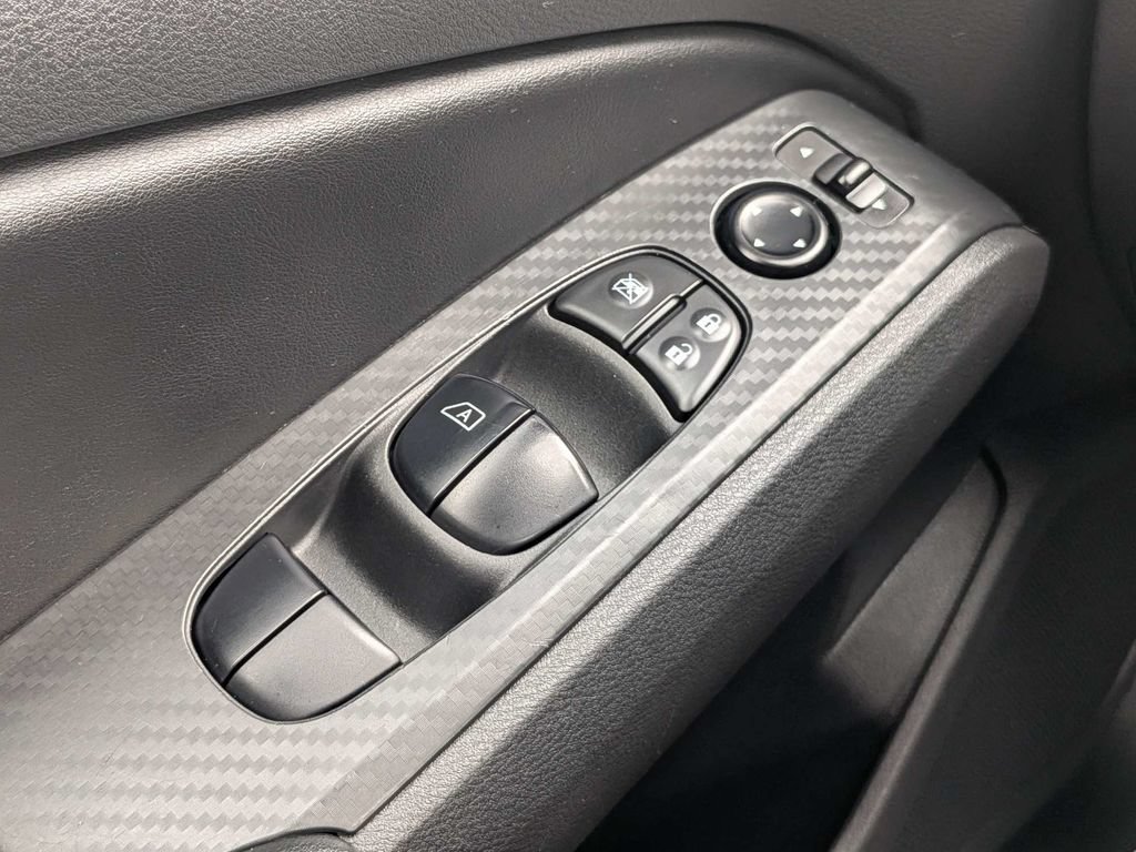 Used 2025 Nissan Altima 2.5 SV FWD image 25