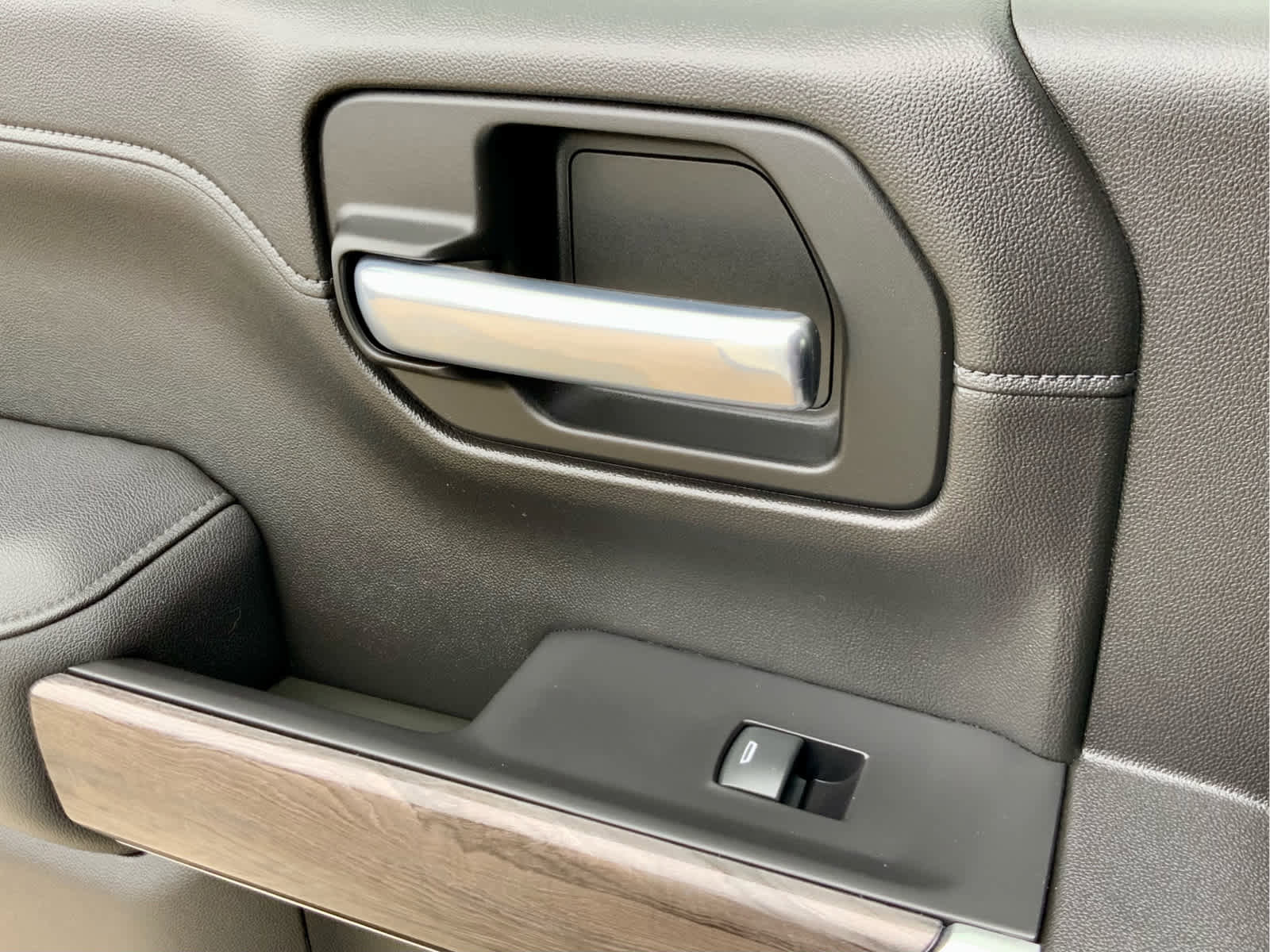 Used 2021 Chevrolet Silverado 1500 LTZ w/ LTZ Premium Package image 52