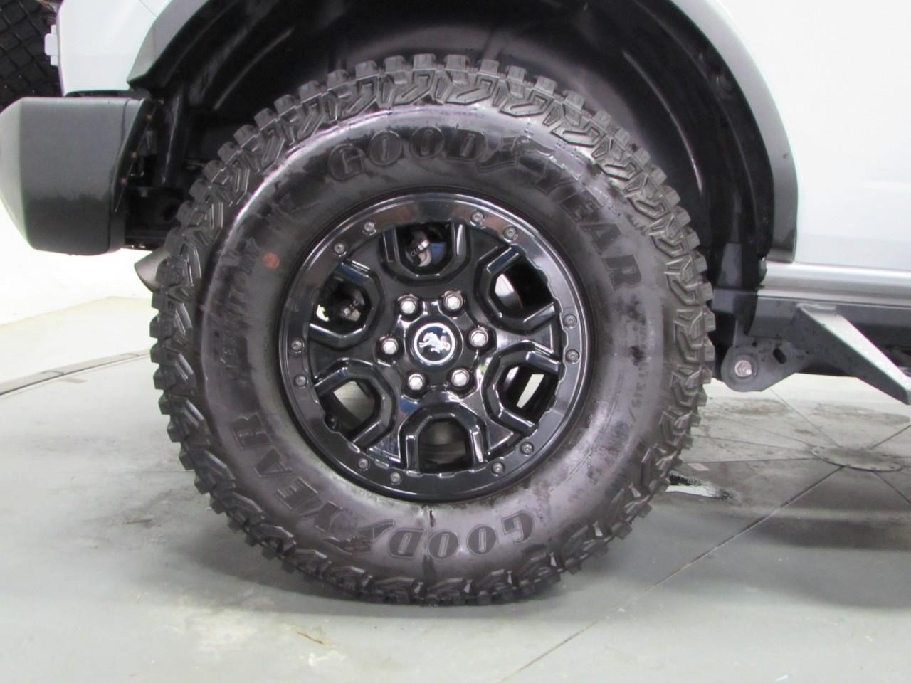 Used 2023 Ford Bronco Wildtrak AWD/4WD image 9