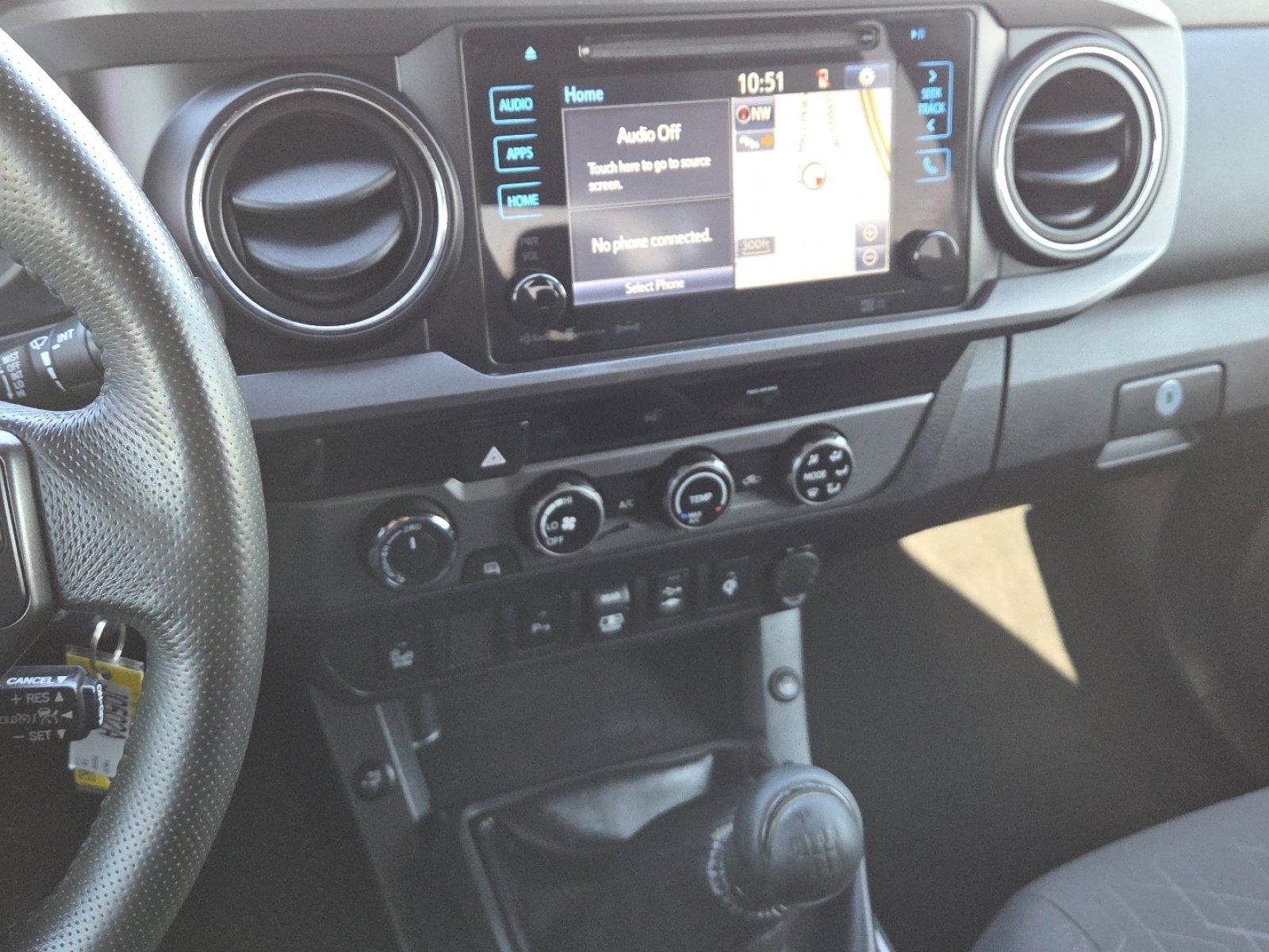 Used 2018 Toyota Tacoma TRD Off-Road w/ Technology Package image 27