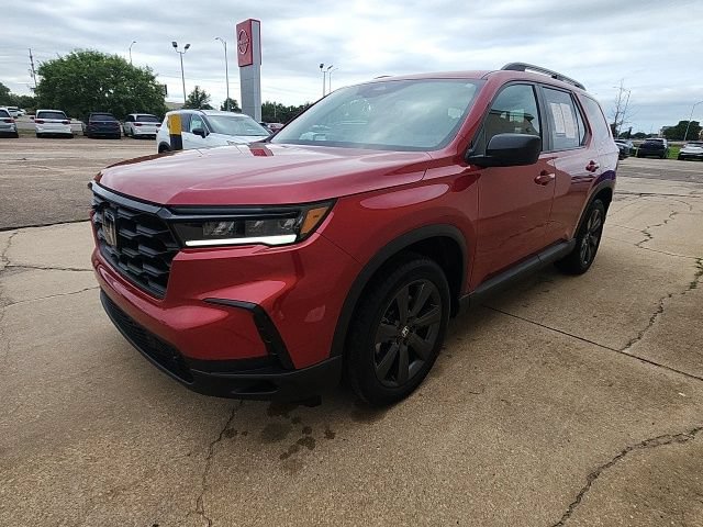 Used 2025 Honda Pilot Sport image 10