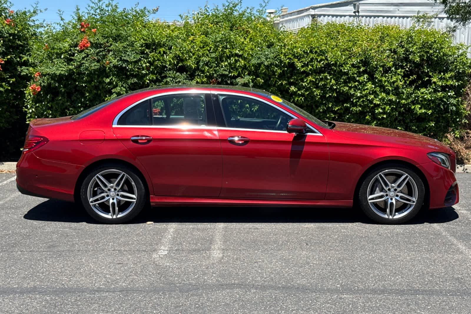 Used 2017 Mercedes-Benz E 300 image 2