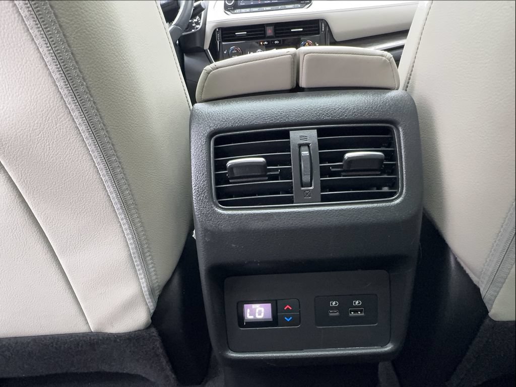 Used 2021 Nissan Rogue SL FWD image 38