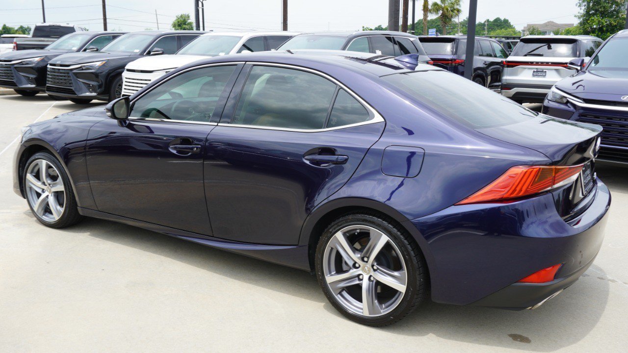 Used 2019 Lexus IS 300 w/ Premium Package RWD image 5