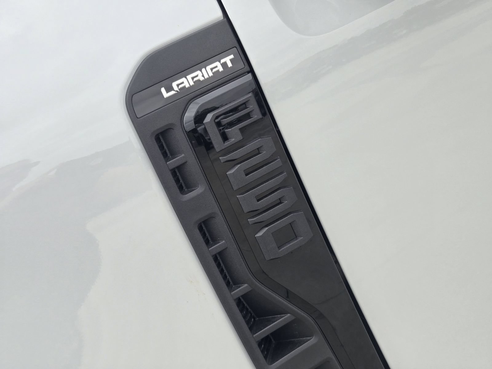 New 2026 Ford F250 Lariat w/ Black Appearance Package AWD/4WD image 11