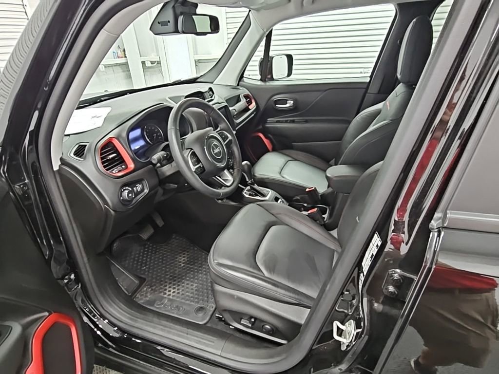 Used 2023 Jeep Renegade Trailhawk w/ Trailhawk Elite Group image 11