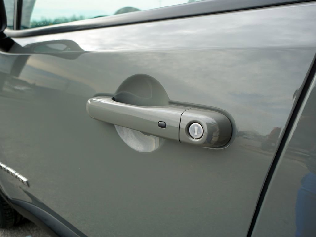 Used 2021 Jeep Renegade Limited image 8