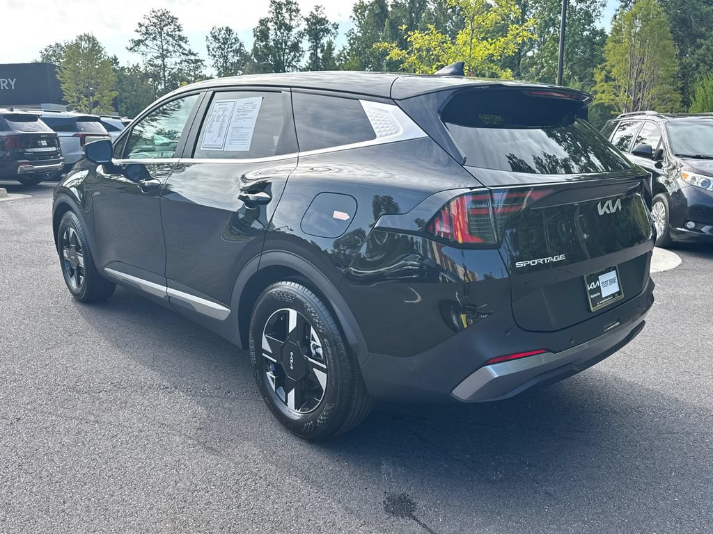 Used 2026 Kia Sportage LX w/ LX Convenience Package FWD image 5