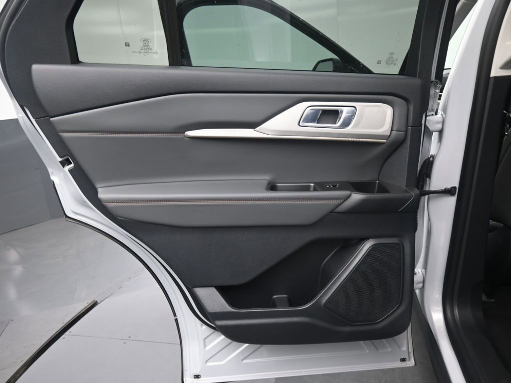 New 2026 Ford Explorer Active w/ Active Comfort Package image 8