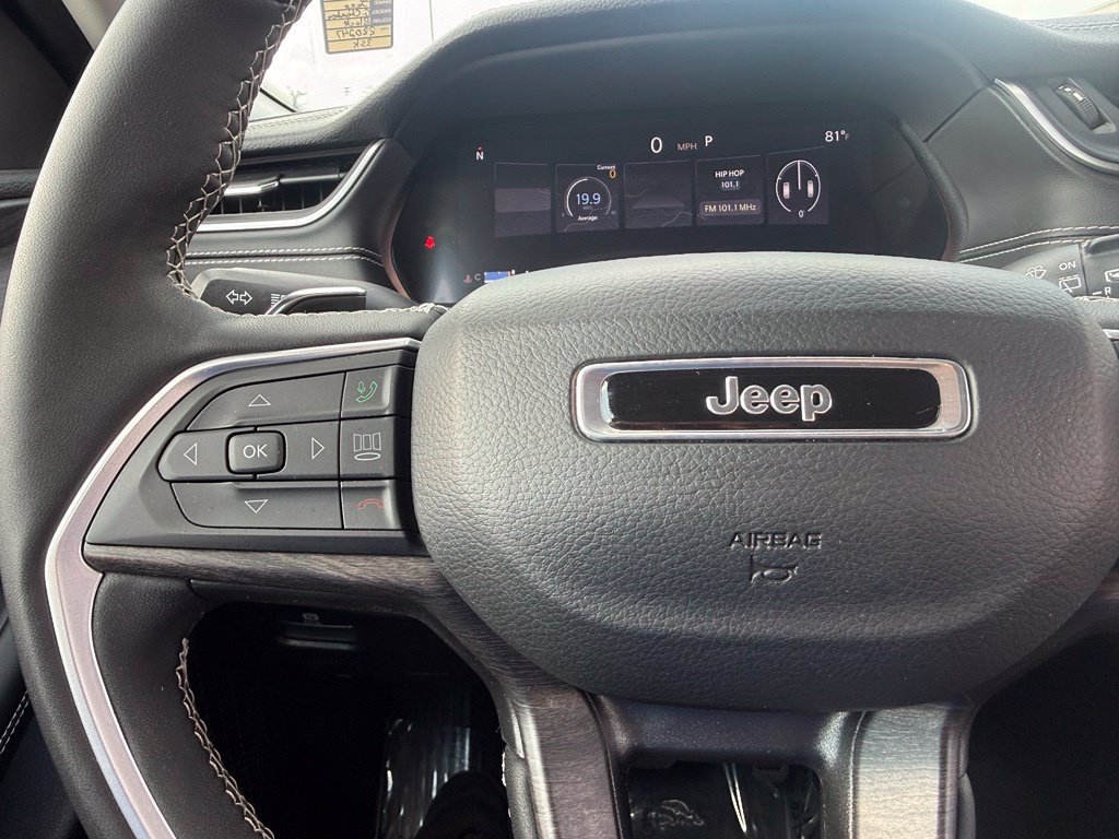 Used 2023 Jeep Grand Cherokee L Limited AWD/4WD image 28