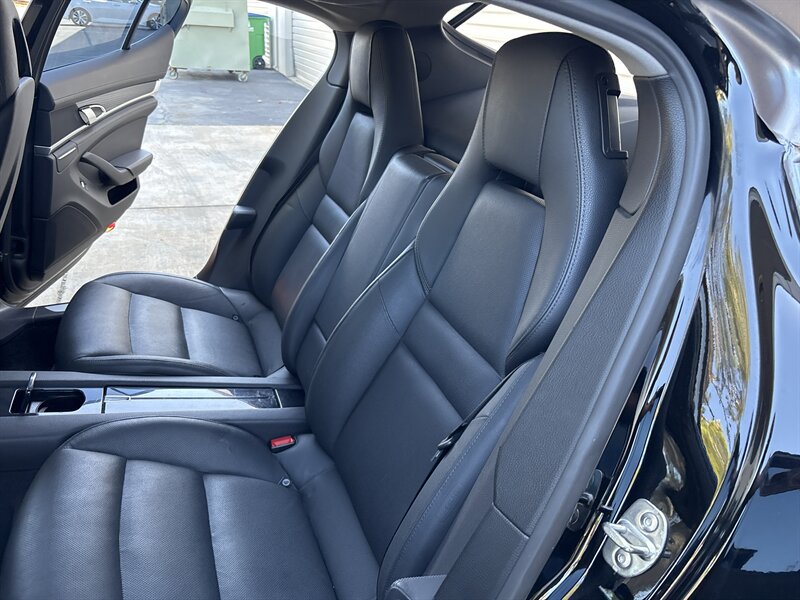 Used 2014 Porsche Panamera 4 AWD/4WD image 30
