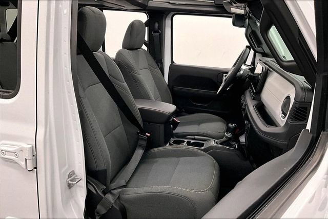 Used 2025 Jeep Wrangler Unlimited Sahara w/ Safety Group image 8