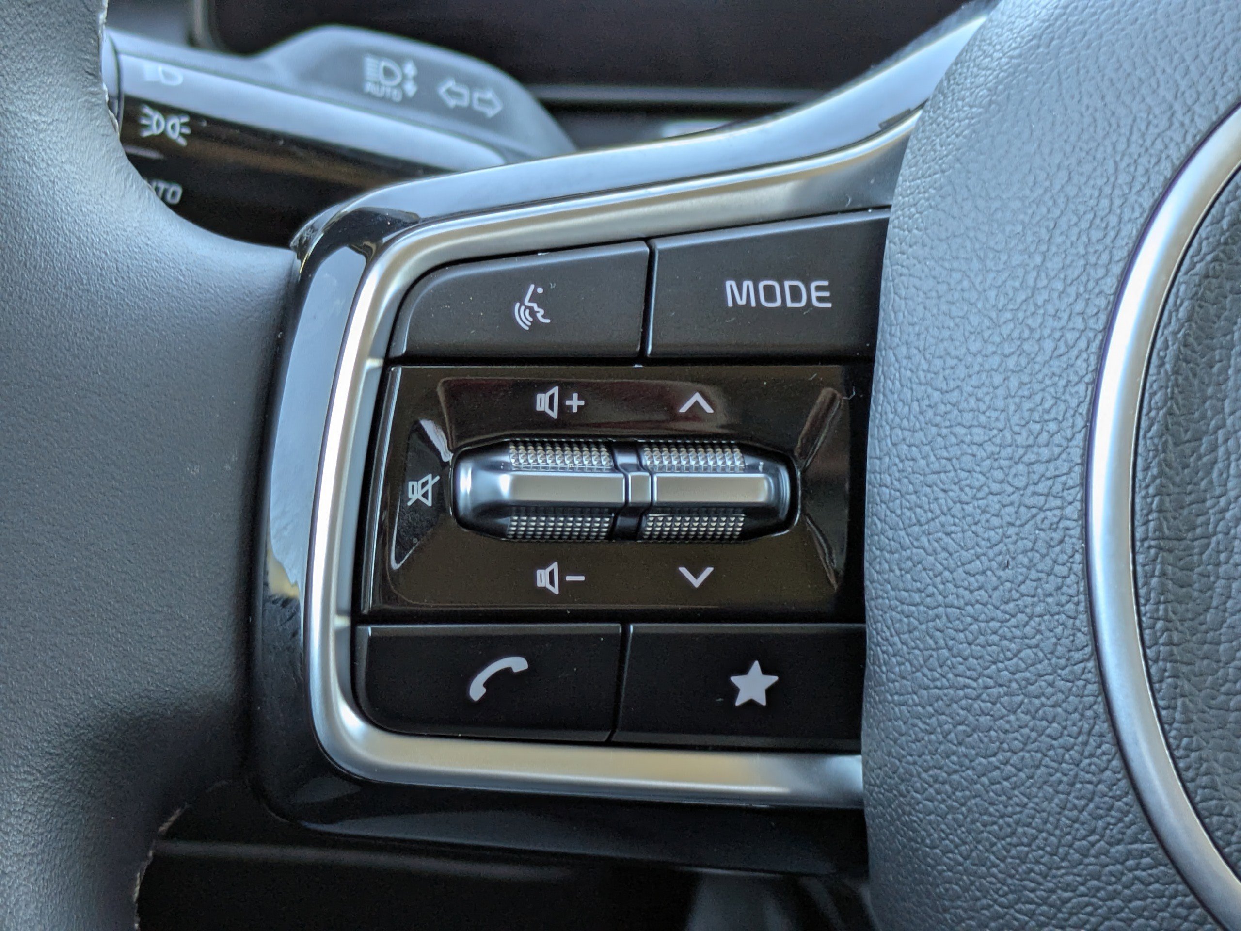 Certified 2025 Kia Sorento S image 32