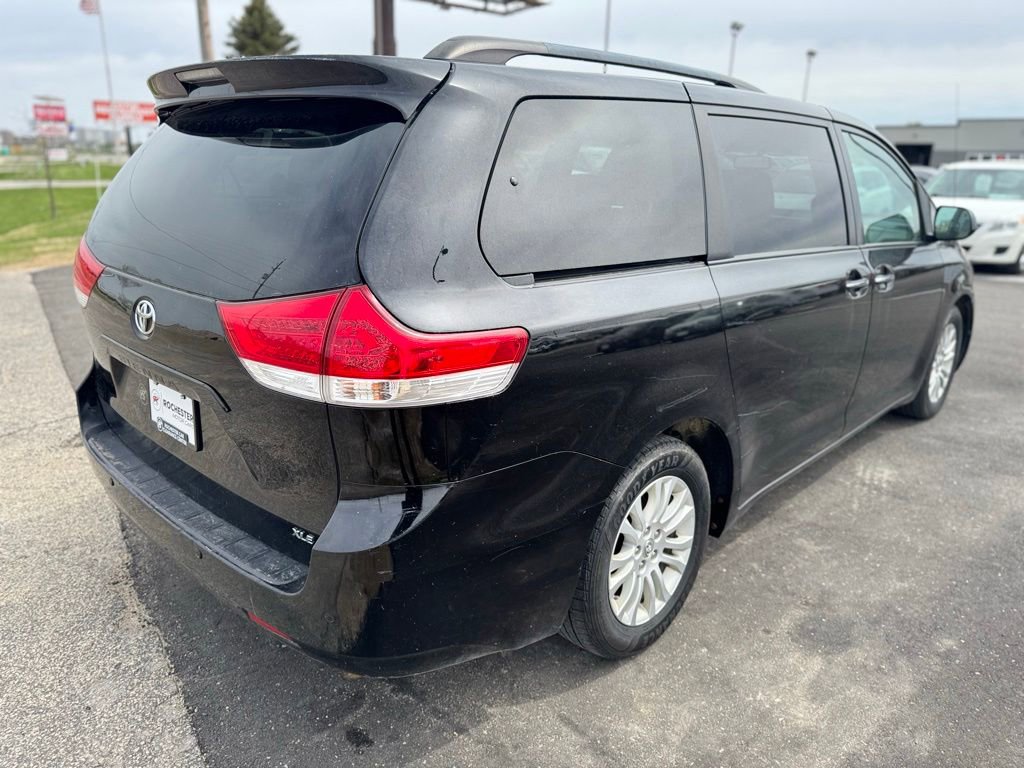 Used 2014 Toyota Sienna XLE FWD image 41