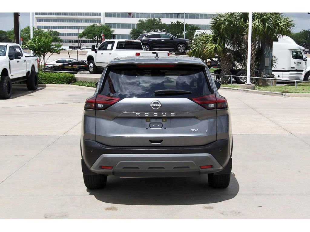 Used 2023 Nissan Rogue SV FWD image 5