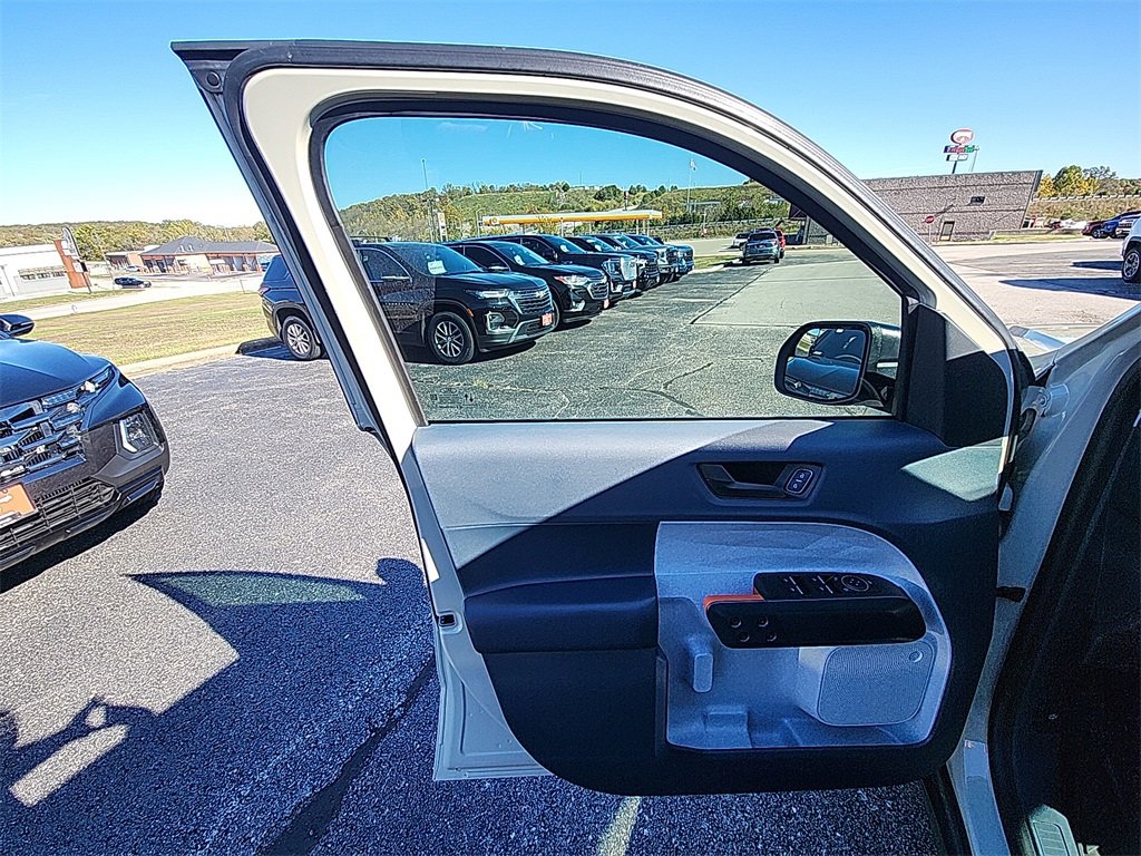 Used 2024 Ford Maverick XLT image 13