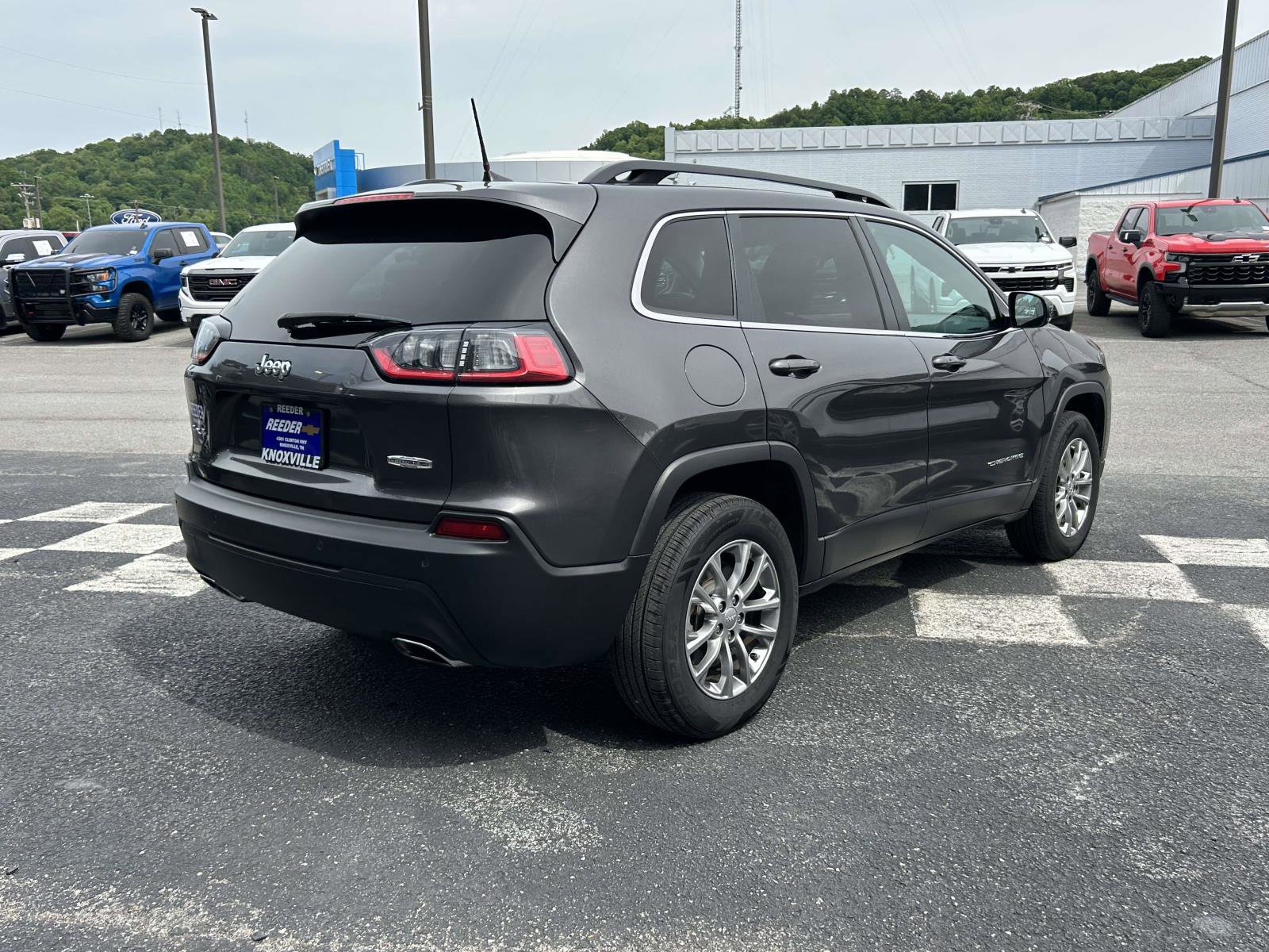 Used 2022 Jeep Cherokee Latitude Lux AWD/4WD image 3