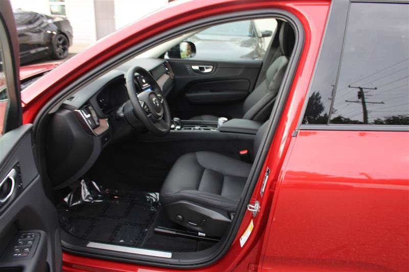 Used 2024 Volvo XC60 B5 Plus w/ Climate Package AWD/4WD image 10