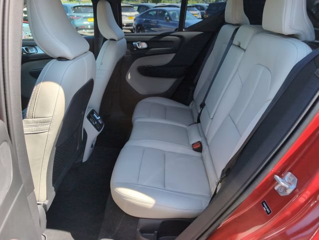 Used 2020 Volvo XC40 T5 Momentum AWD/4WD image 15