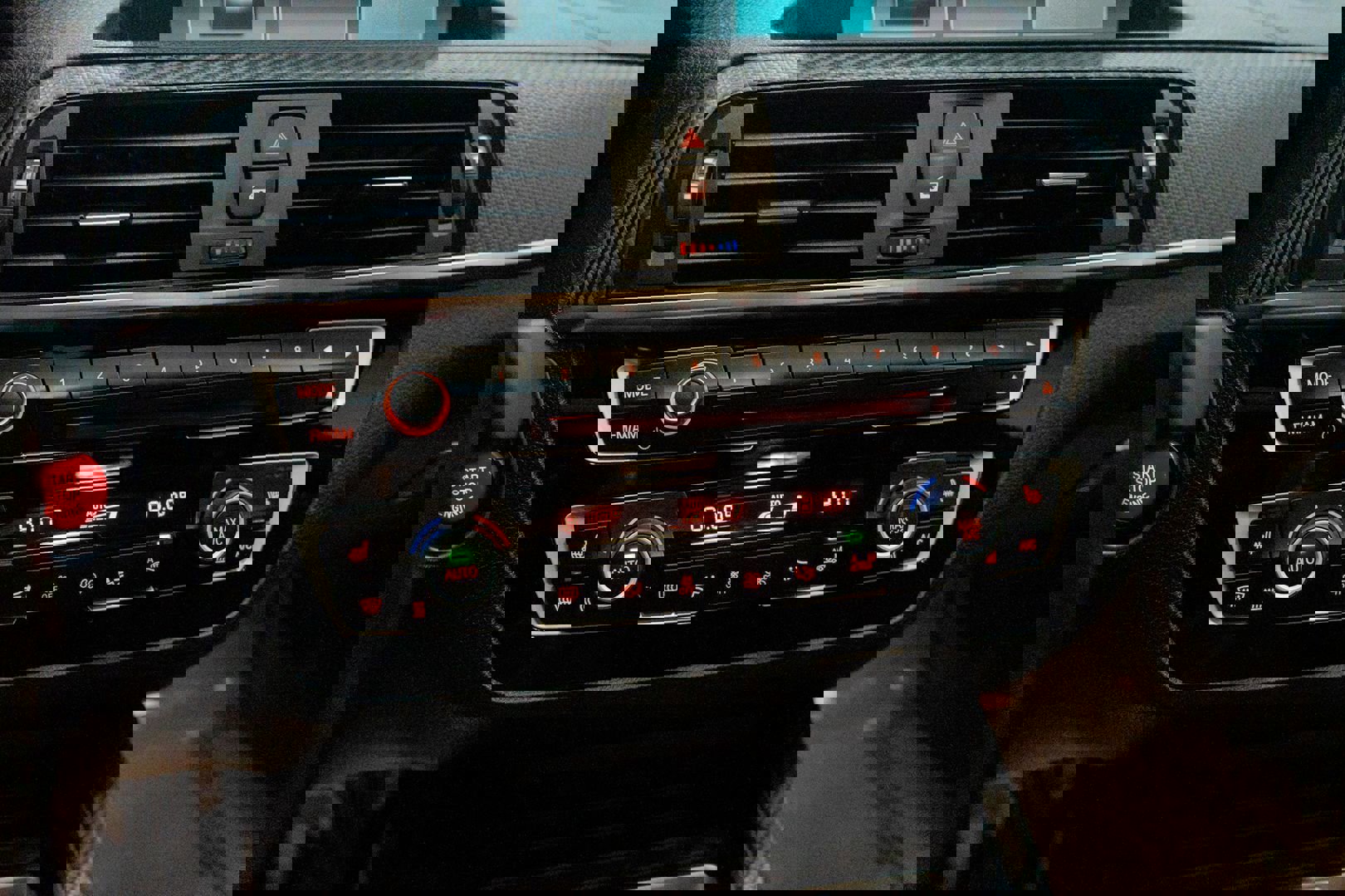 Used 2018 BMW M2 image 44