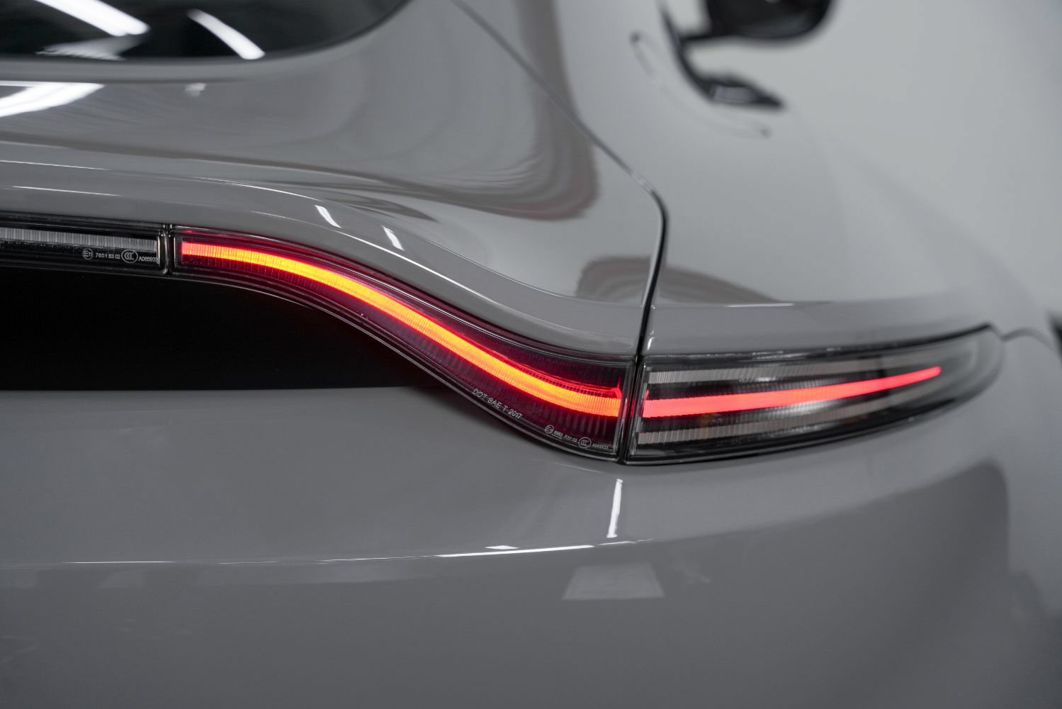 Used 2020 Aston Martin V8 Vantage AMR RWD image 26