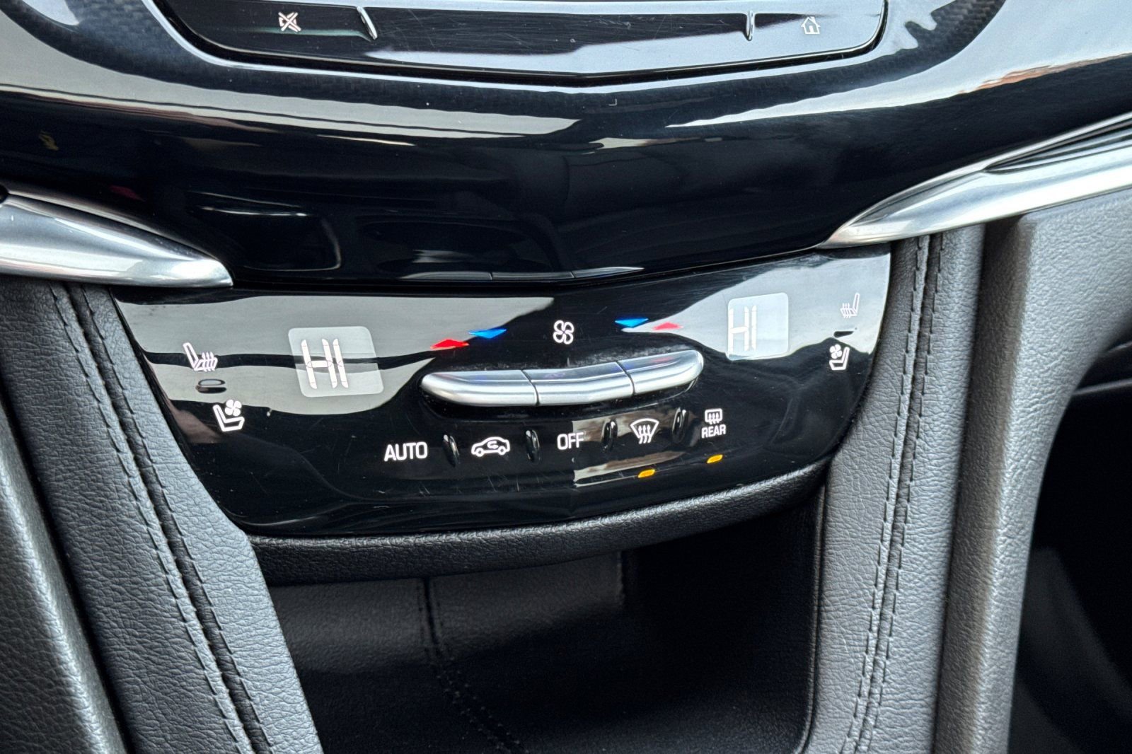 Certified 2023 Cadillac XT6 Sport image 26