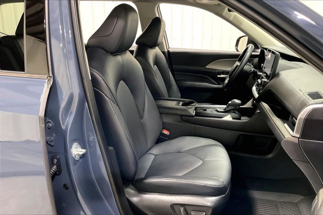 Certified 2025 Toyota Grand Highlander AWD image 8