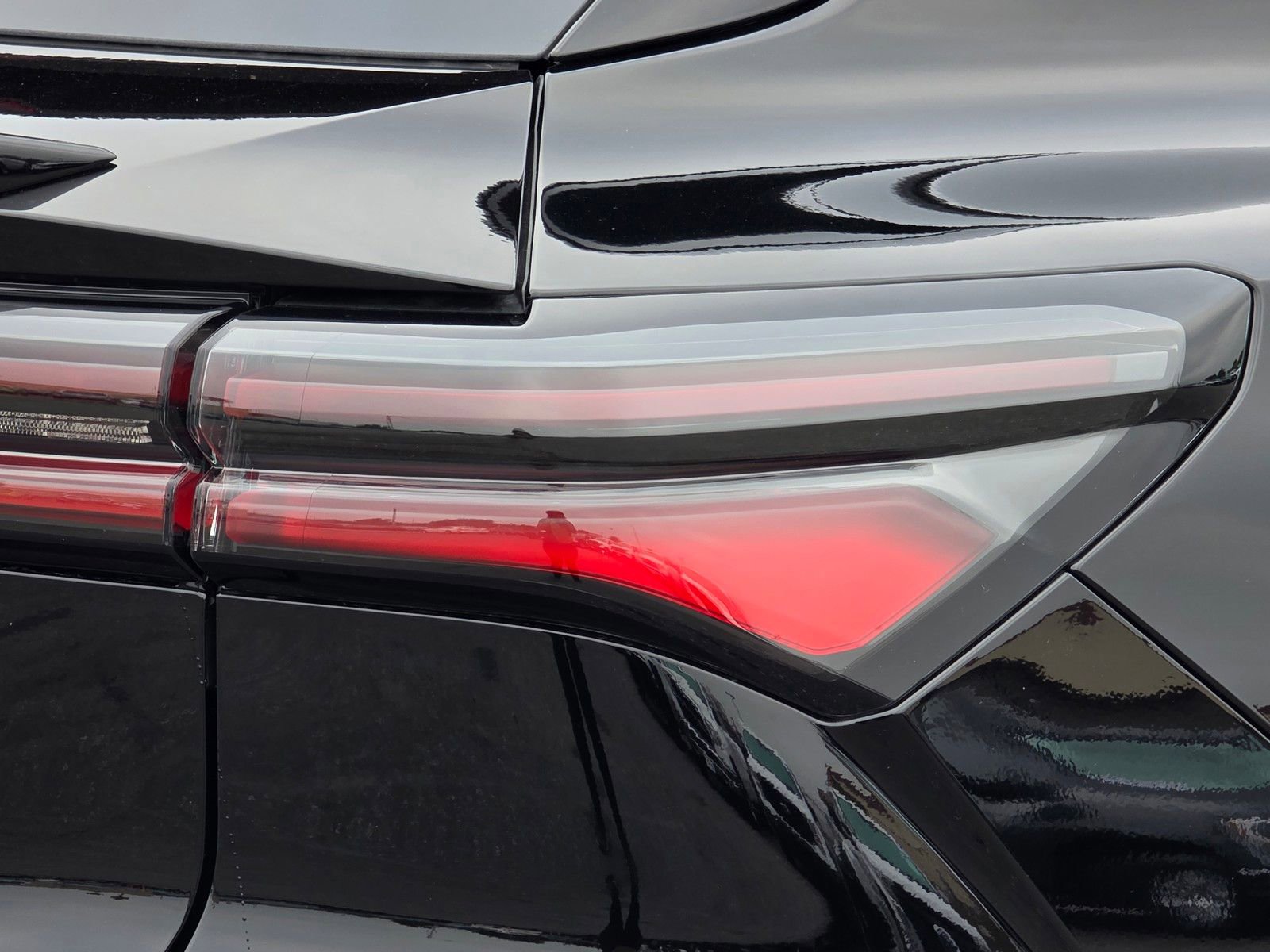 New 2026 Chevrolet Equinox EV LT w/ LPO, Blackout Package image 12