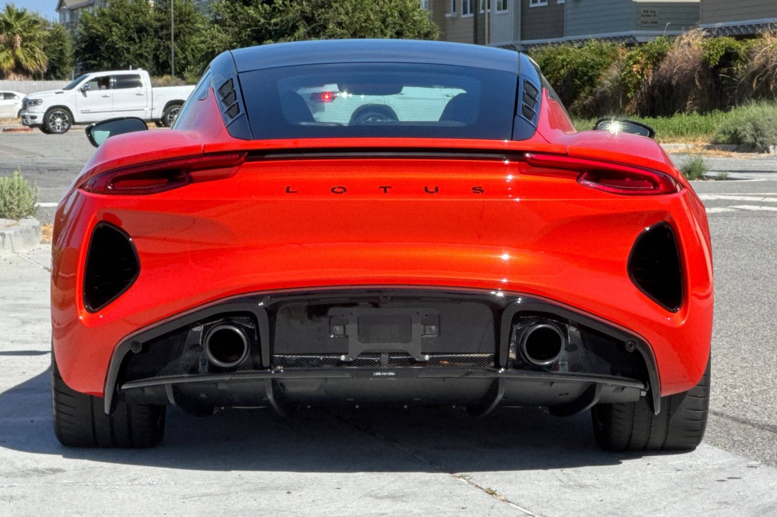 Used 2025 Lotus Emira RWD image 5