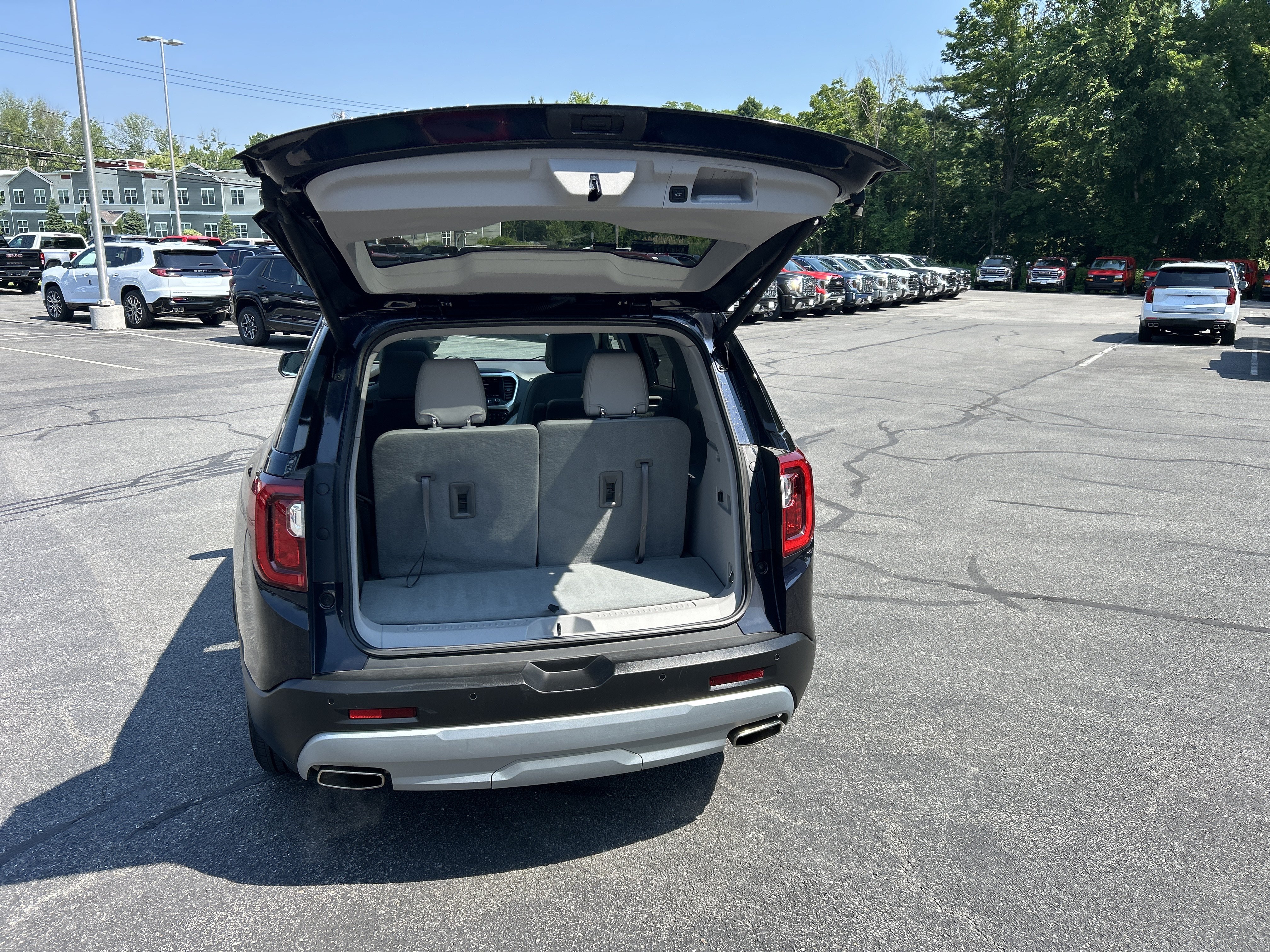 Certified 2021 GMC Acadia SLT w/ Premium Package AWD/4WD image 12