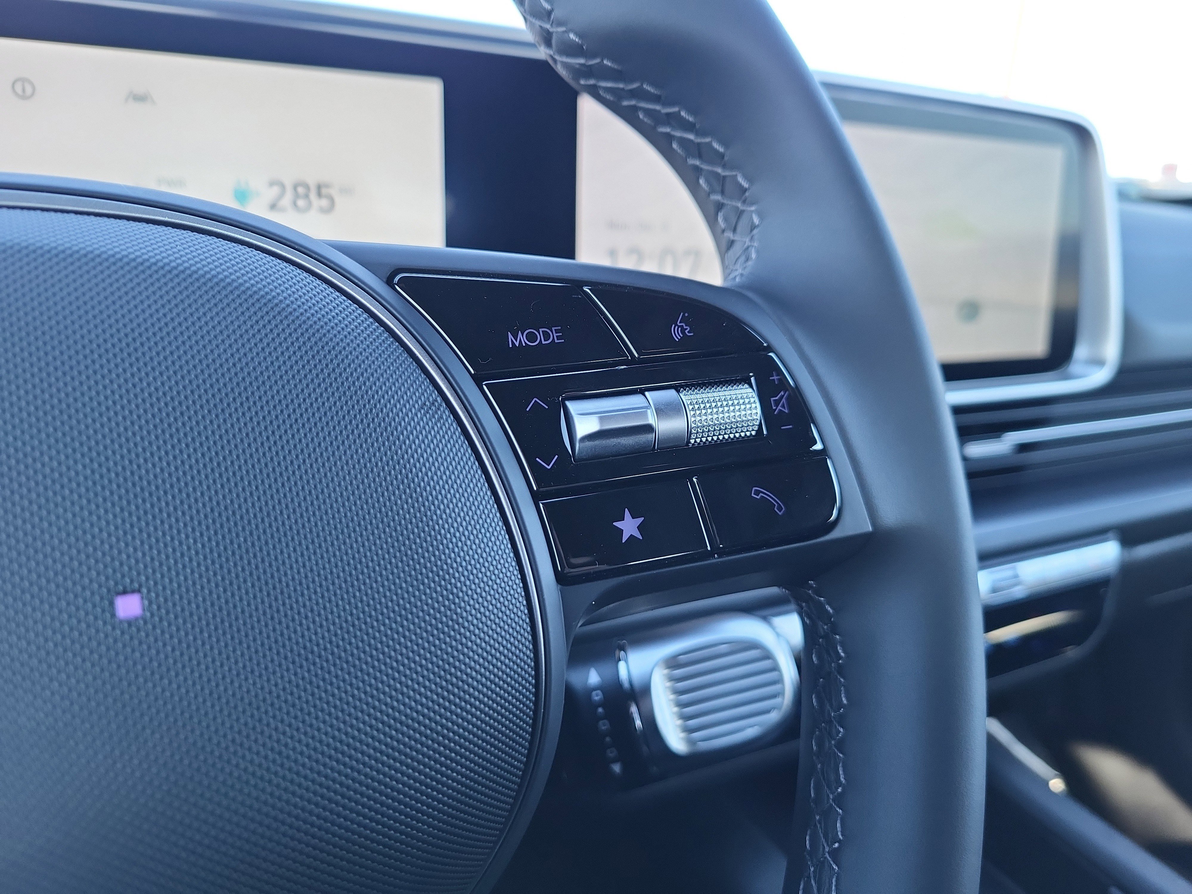 New 2025 Hyundai Ioniq 6 SE AWD/4WD image 17