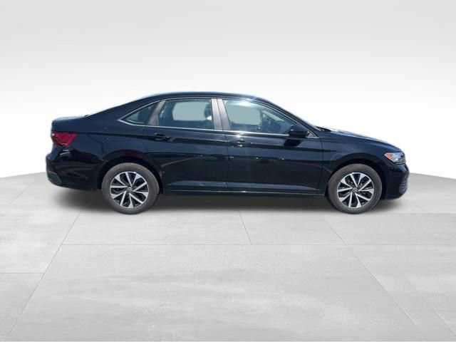 Used 2024 Volkswagen Jetta S image 8