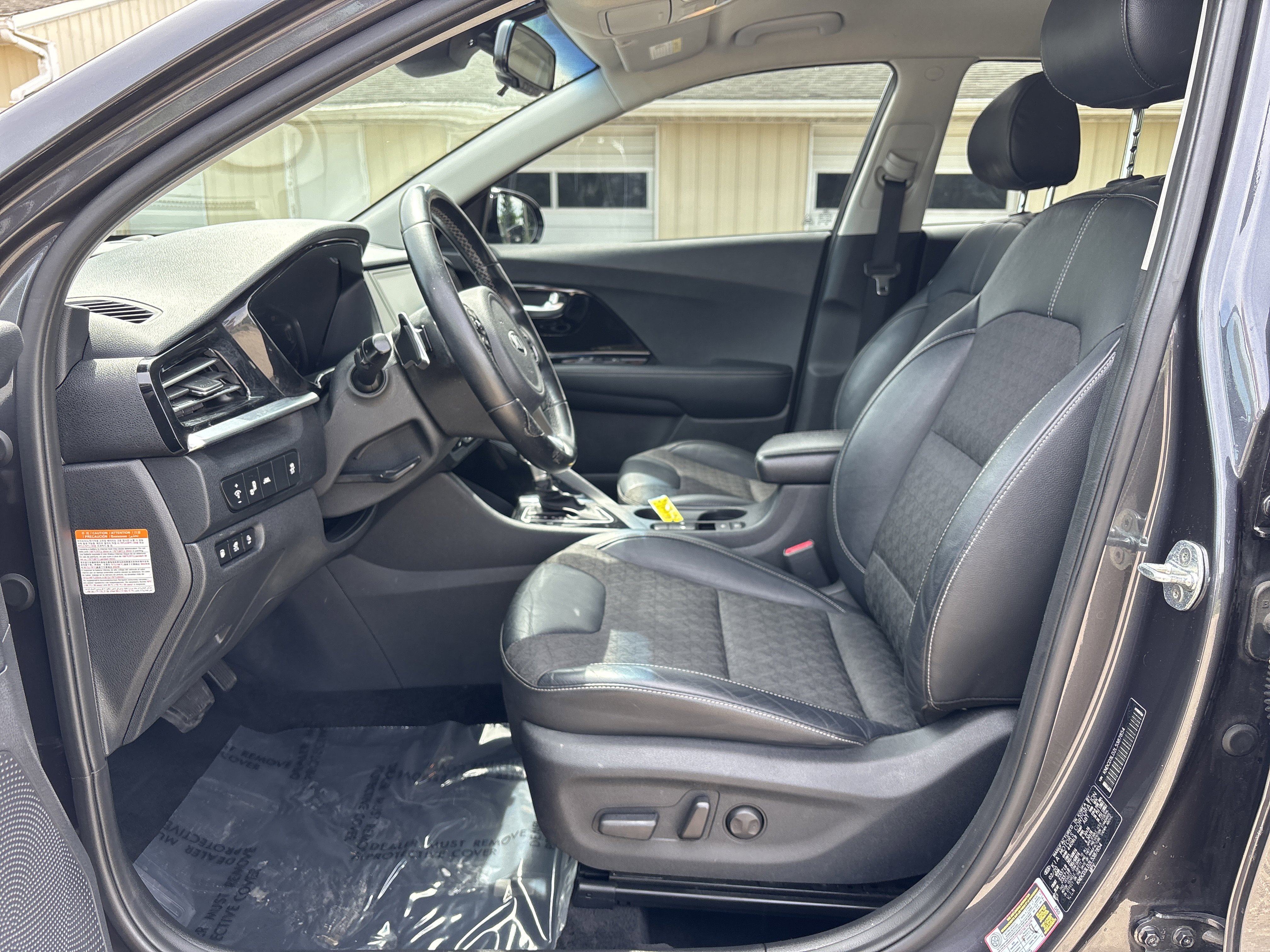 Used 2020 Kia Niro EX FWD image 14