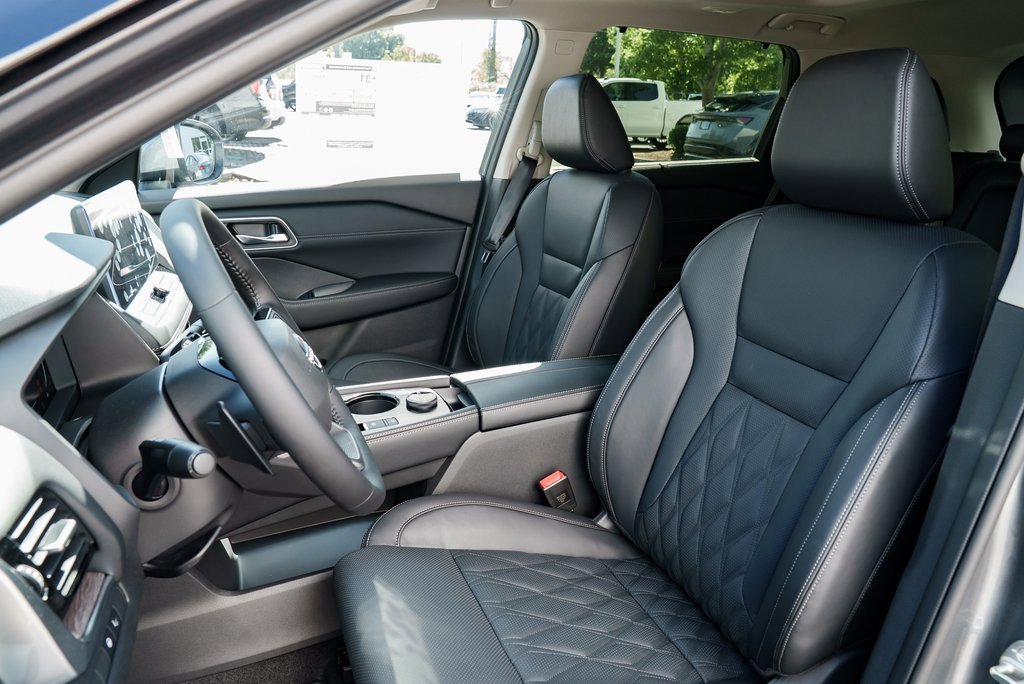 New 2026 Nissan Rogue Platinum image 23