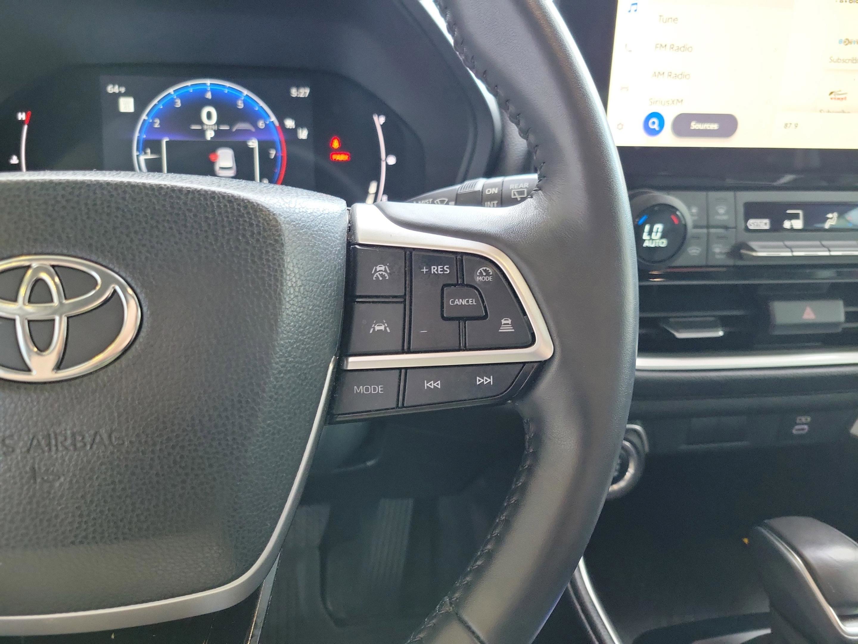 Certified 2024 Toyota Grand Highlander XLE image 18