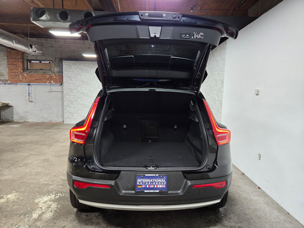 Used 2019 Volvo XC40 T5 Momentum image 43