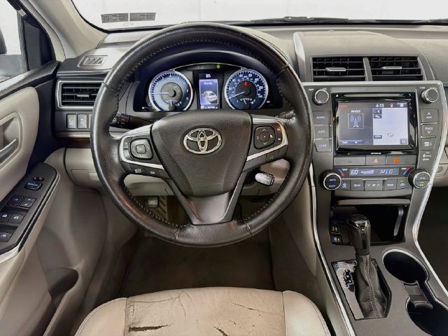 Used 2016 Toyota Camry XLE w/ Moonroof Package FWD image 29